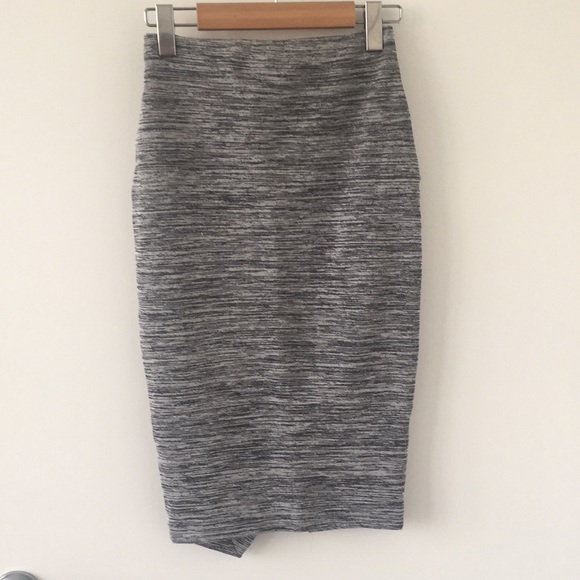 H&M faux wrap skirt - Picture 2 of 3